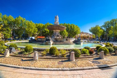 Aix en Provence çeşme ve şehir manzarası, Güney Fransa 'nın İdari Bölgesi