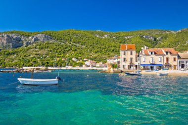 Komiza pastoral turkuaz waterfront