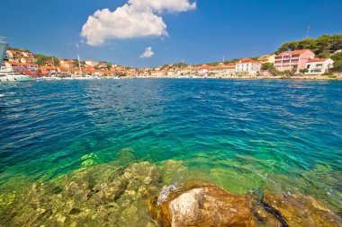 Sahil Sali Dugi otok Adası