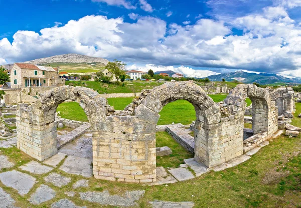 Historic stone amphitheatre in ancient Solin — Stock Photo, Image