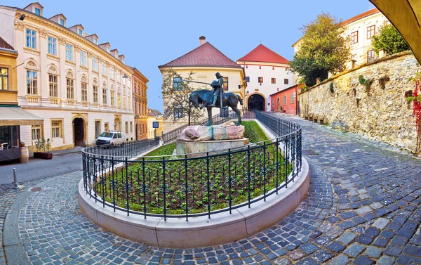 Rua histórica de Zagreb e portão de pedra — Fotografia de Stock