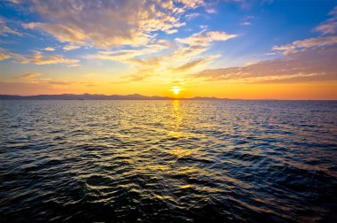 Deniz on epik renkli sunset