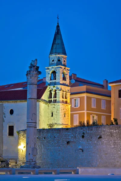 Zadar bezienswaardigheden avond verticale weergave — Stockfoto