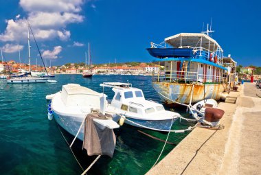 Sali Harbor paslı balıkçı teknesi