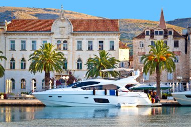 Adriyatik Trogir Şehri sahil görünümü
