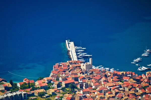 Pueblo Adriático de Komiza vista aérea —  Fotos de Stock