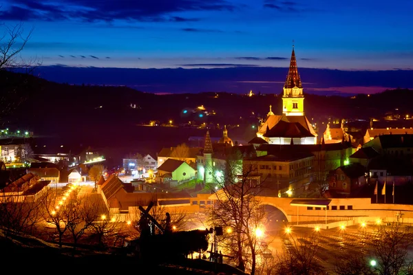 Marija Bistrica marianic heiligdom avond uitzicht vanaf hill — Stockfoto