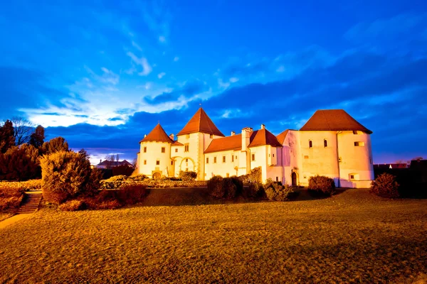 Varazdin vieille ville vue sur l'architecture — Photo