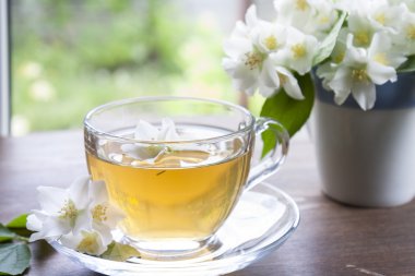 Fincan çay Yasemin ve çiçeklenme ile Yasemin şube