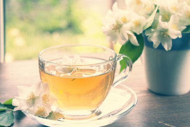 Fincan çay Yasemin ve çiçeklenme ile Yasemin şube