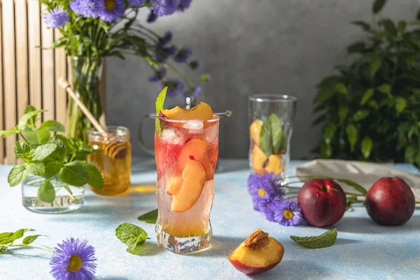 Agua Infundida Melocotón Cóctel Limonada Bebida Fría Helada Verano Con —  Fotos de Stock