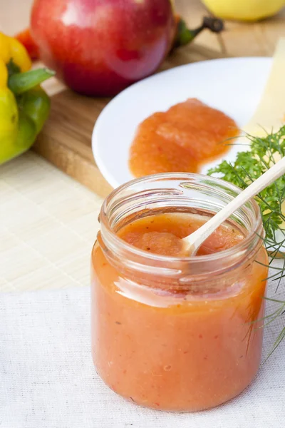 Homemade apple and pepper to cheese confiture, closeup, selective focus — Stock Photo, Image