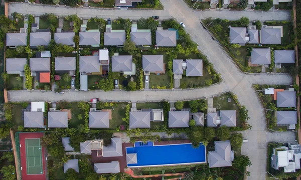 Iyi çevre evin iyi gelişme gerçek e havadan görünümü — Stok fotoğraf