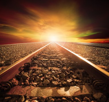 Demiryollarının kavşak izlemek tren istasyonu agains içinde güzel li