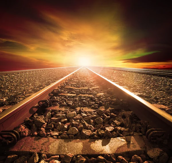 Jonction des voies ferrées dans les trains gare reprend belle li — Photo