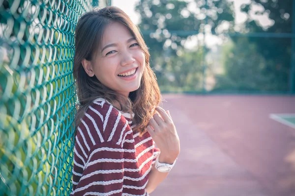 Sonriente cara felicidad emoción de asiático joven mujer sin ma — Foto de Stock