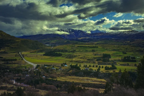 Hermoso paisaje del punto de vista de carretera de la cordillera de la corona, entre wana — Foto de Stock