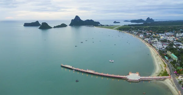 Tayland Güney prachaupkhirikan limanının havadan görünümü — Stok fotoğraf