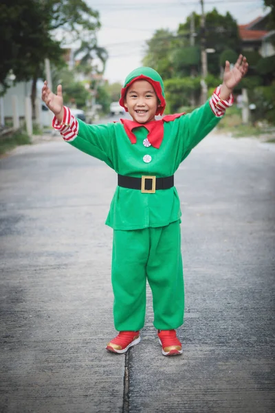 Aziatische Kinderen Dragen Rood Groen Pak Van Santa Claus Thema — Stockfoto