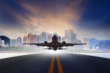 Jet uçağı kalkış için hava transp kentsel Havaalanı pistleri kullan