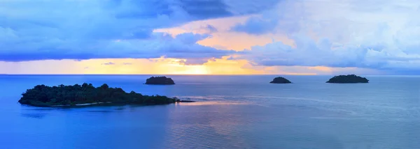 Panorama de sol céu posto em koh chang ilha trat província importação — Fotografia de Stock