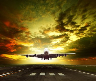 yolcu uçağı Havaalanı pistleri kullanımda tra için kalkışa hazır