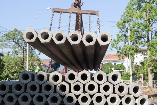 Construção pólo de concreto para casa e casa construção raiz stru — Fotografia de Stock