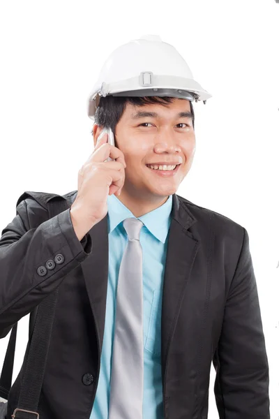 Ingeniero hombre hablando en el teléfono móvil y sonriendo con emoti feliz —  Fotos de Stock