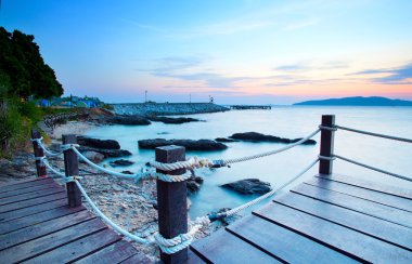 Güzel deniz scape khao leam ışık sabah ya deniz nati