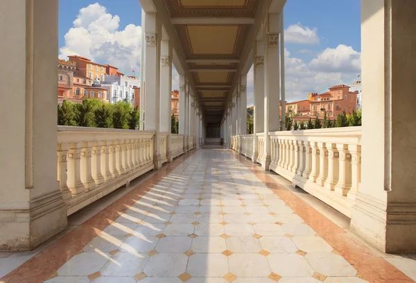 Retouching of perspective walking way of old and ancient buildin — Stock Photo, Image