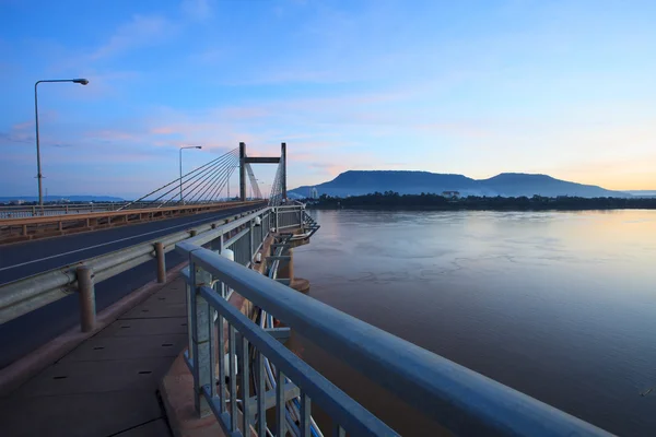 Krásná krajina s ranním světle laos Japonsko most cros — Stock fotografie