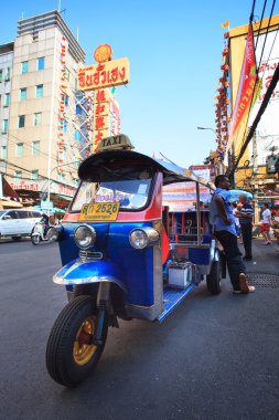 Tayland, Bangkok - 24 Şubat: Tuk Tuk Tayland araç sembolü parki