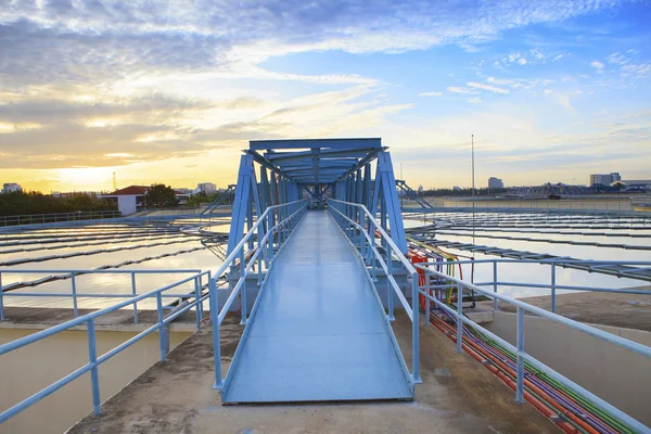 Perspective of metal bridge for working in big tank of water sup — Stock Photo, Image