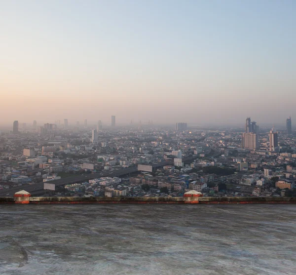 Ovanifrån från att bygga tak i hjärtat av bangkok Thailands huvudstad — Stockfoto