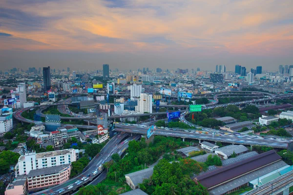 BANGKOK THAILAND-ABRIL 21: vista superior de bangkok mostrado expresso — Fotografia de Stock