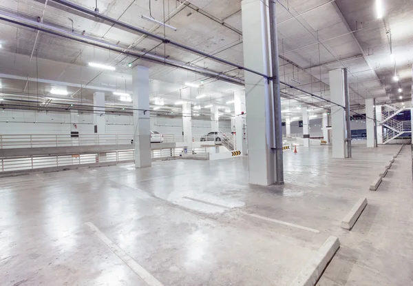 Empty car parking lot in modern building design with conveniance — Stock Photo, Image