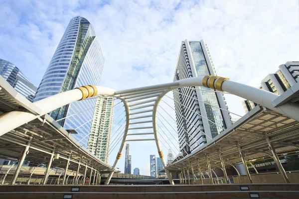 Bridge link between mrt and bts mass transportation in heart of — Stock Photo, Image