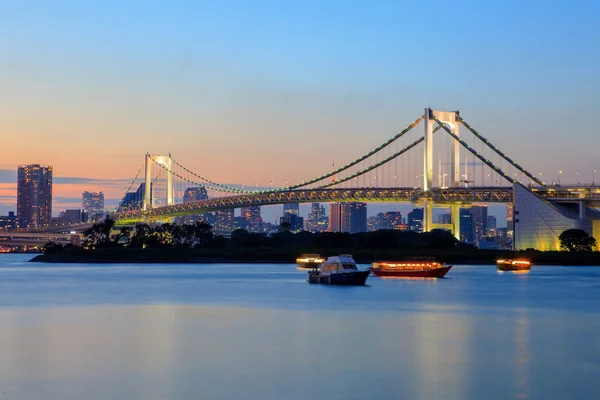 Rainbow bridge odaiba tokyo japan important destination to visit — Stock Photo, Image