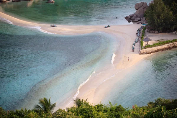 Vista superior de la playa de la isla de Nang Yaun hermoso destino de mar a —  Fotos de Stock