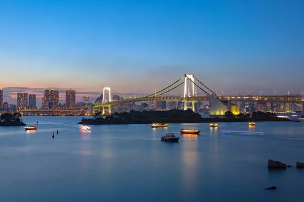 Rainbow bridge odaiba tokyo japan important destination to visit — Stock Photo, Image