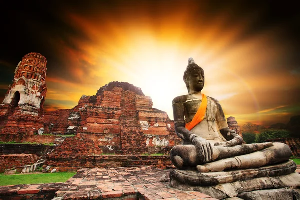 Buddha-Statue in Ayuthaya UNESCO-Weltkulturerbe — Stockfoto