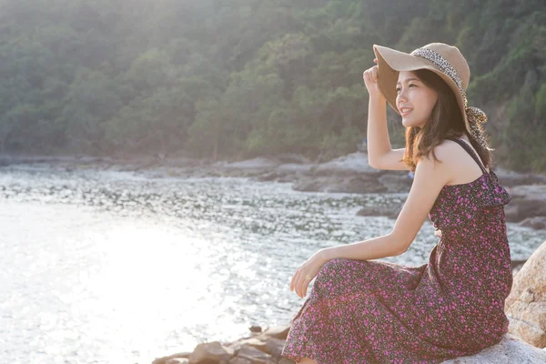 Portrait of young beautiful woman wearing long dress and wide st — Stock Photo, Image