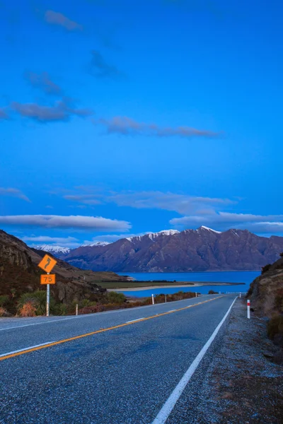 Prachtige schilderachtige van lake hawea in Nieuw-Zeelandse Zuidereiland eenmaal — Stockfoto