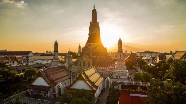 Wat arun temple important landmark destination of tourist travel — Stock Photo, Image