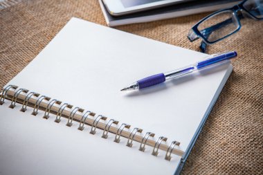 Natürmort beyaz kağıt Not Defteri sayfası kalem yalan yazma 