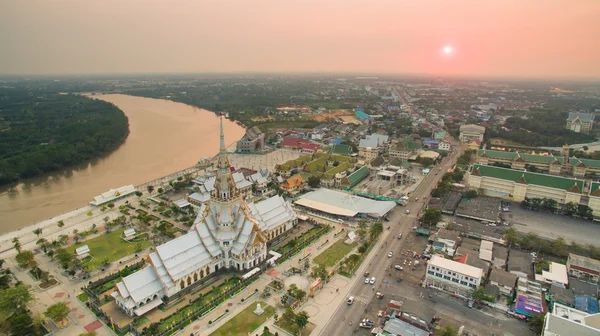 Letecký pohled na chrámu wat sothorn v chachengsao provincii Velikonoce — Stock fotografie