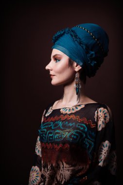 genç kadın Fasion vardır makyaj mavi kahverengi