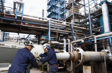 Petrol İşçileri içinde sanayi petrol rafinerisi