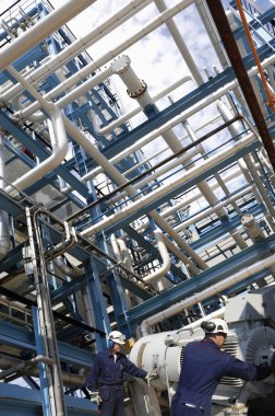 Petrol İşçileri ve boru hatları