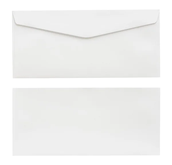 Envelope branco isolado no fundo branco com caminhos de recorte — Fotografia de Stock